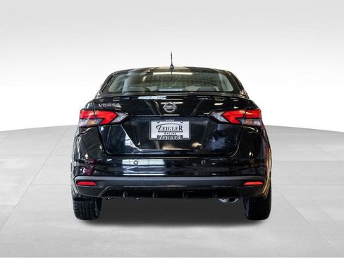 Used 2022 Nissan Versa S image 6