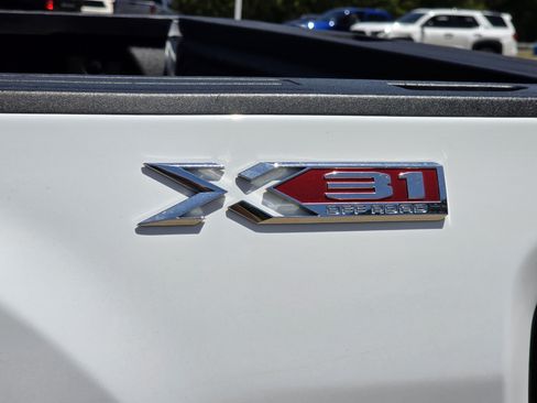 Used 2025 GMC Sierra 2500 SLE w/ SLE Value Package; AWD/4WD image 8