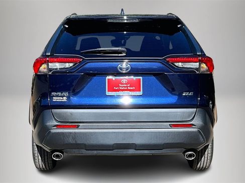Used 2021 Toyota RAV4 XLE image 6