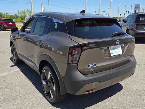 New 2026 Nissan Kicks SR FWD image 8