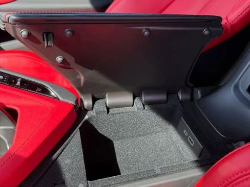 Used 2025 Chevrolet Corvette Z06 RWD image 34
