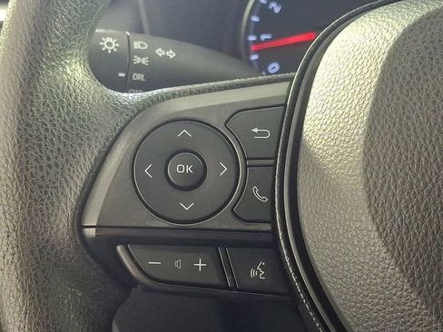 Used 2020 Toyota RAV4 LE FWD image 23