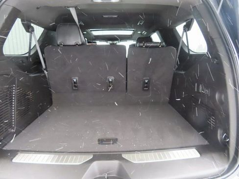 Used 2024 GMC Yukon XL Denali w/ Advanced Technology Package image 32