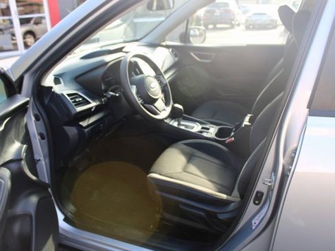 Used 2019 Subaru Forester Premium image 9
