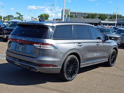 Used 2025 Lincoln Aviator Reserve w/ Luxury Package AWD/4WD image 6