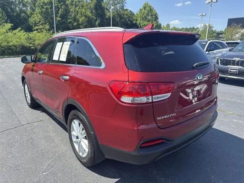 Used 2018 Kia Sorento AWD image 4