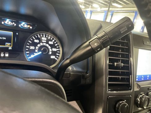 Used 2020 Ford F150 XLT w/ Equipment Group 302A Luxury AWD/4WD image 32
