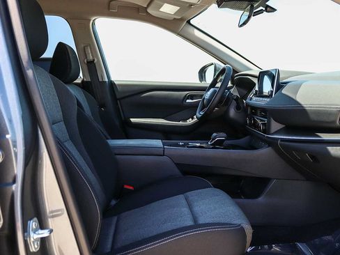Used 2026 Nissan Rogue SV FWD image 16