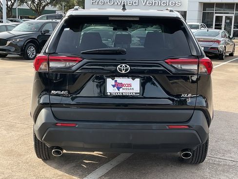 Used 2025 Toyota RAV4 XLE image 6