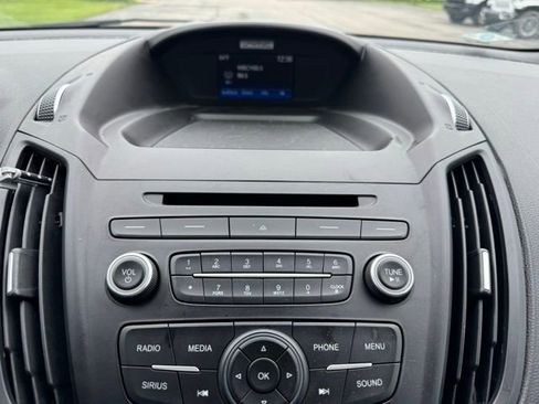 Used 2017 Ford Escape SE w/ SE Sport Appearance Package FWD image 16