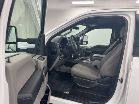 Used 2022 Ford F250 XLT w/ XLT Premium Package image 12