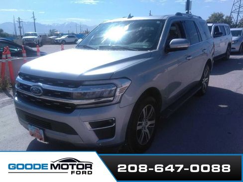 Used 2024 Ford Expedition Limited AWD/4WD image 2