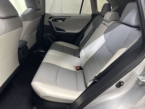 Used 2022 Toyota RAV4 XLE Premium image 13