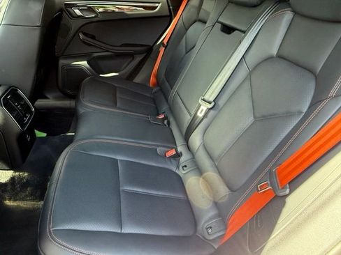 Used 2023 Porsche Macan AWD/4WD image 23