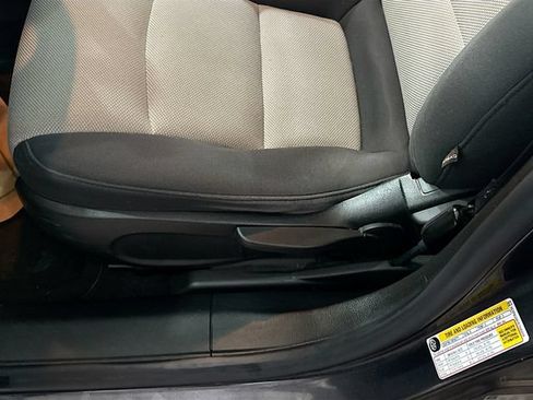 Used 2014 Chevrolet Cruze LS FWD image 15