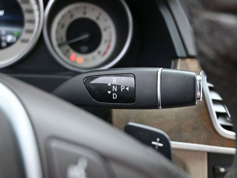 Used 2014 Mercedes-Benz E 350 Sedan image 28