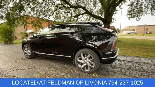 Used 2025 Cadillac Optiq Luxury 2 AWD/4WD image 6