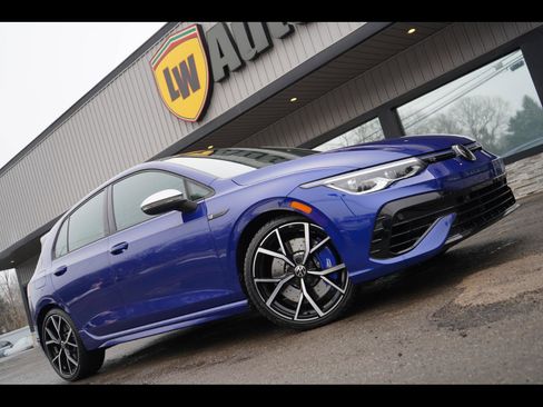 Used 2023 Volkswagen Golf R image 1
