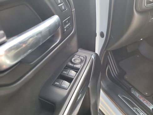 Used 2024 GMC Sierra 1500 Pro w/ Pro Value Package AWD/4WD image 11