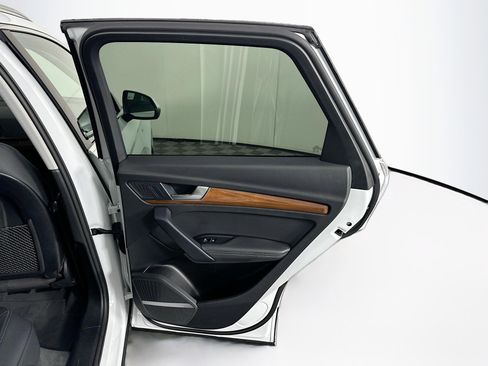 Used 2023 Audi Q5 2.0T Premium Plus w/ Premium Plus Package AWD/4WD image 29