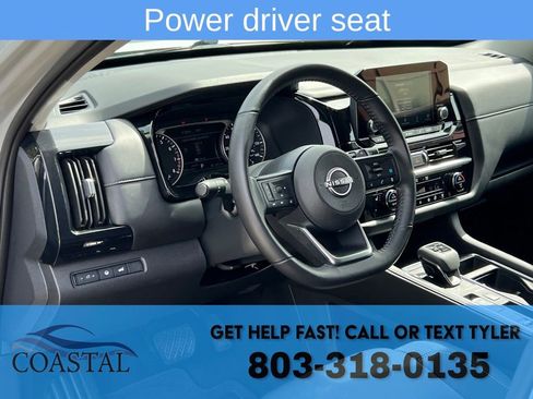 Certified 2025 Nissan Pathfinder SV FWD image 5