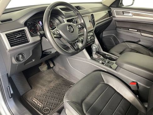 Used 2018 Volkswagen Atlas SEL AWD/4WD image 3