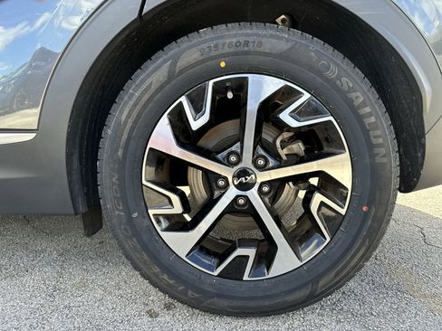 Certified 2024 Kia Sportage EX FWD image 18
