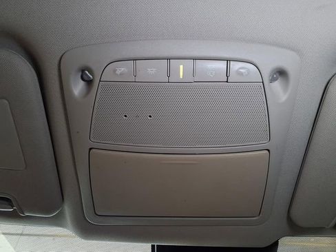 Used 2019 Nissan Rogue SV w/ Premium Package image 17