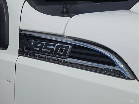 Used 2015 Ford F350 XLT w/ XLT Interior Package AWD/4WD image 7