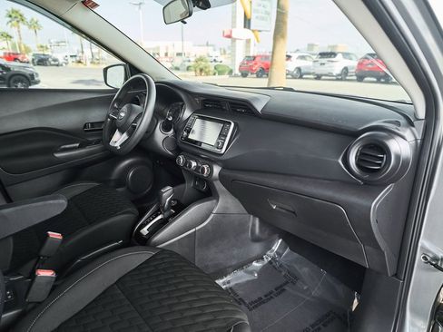 Used 2021 Nissan Kicks S image 22