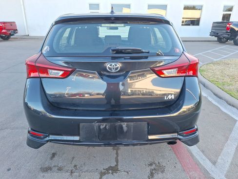 Used 2018 Toyota Corolla iM image 5