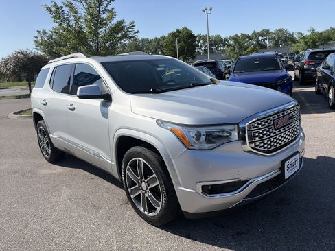 Used 2019 GMC Acadia Denali w/ Technology Package AWD/4WD image 3