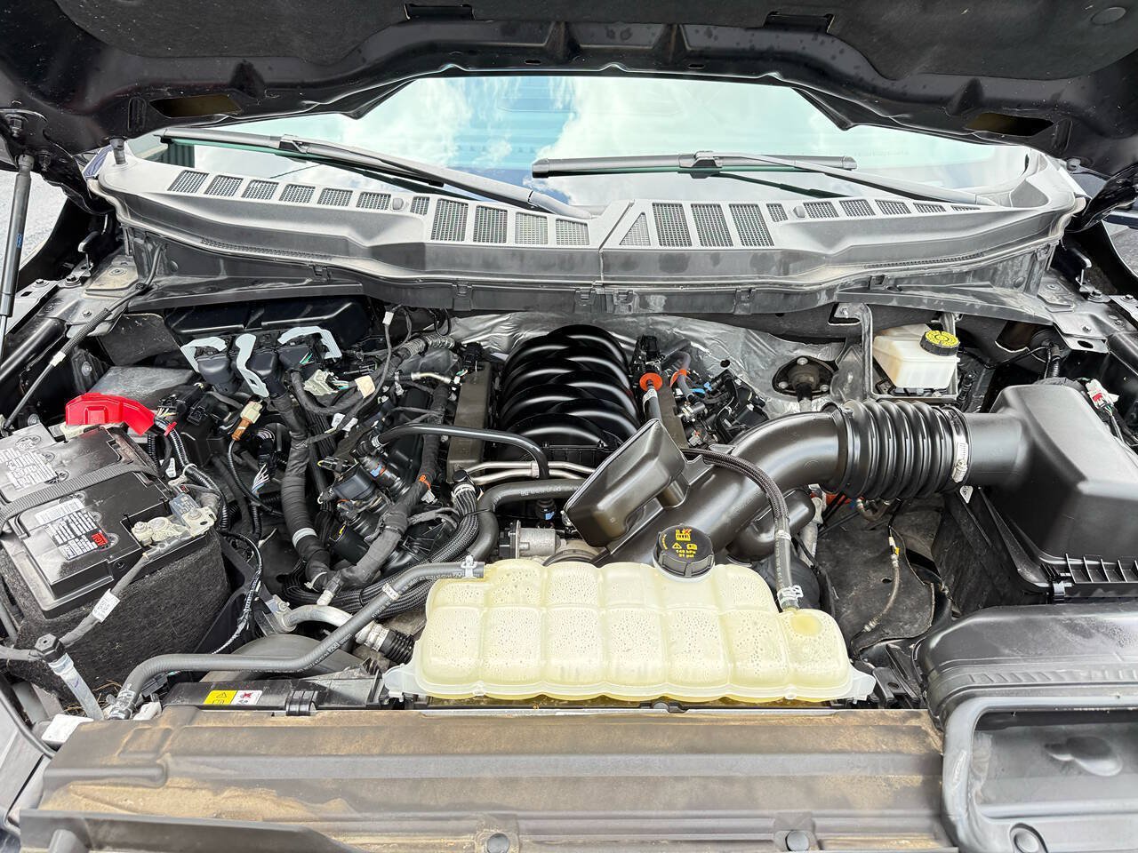 Used 2024 Ford F150 Lariat AWD/4WD image 19