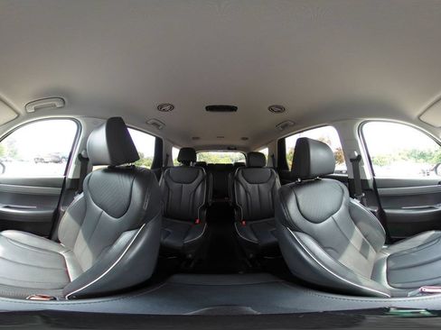 Used 2024 Hyundai Palisade SEL FWD image 39