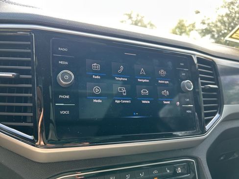 Used 2022 Volkswagen Atlas Cross Sport SEL R-Line image 27