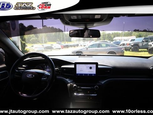 Used 2020 Ford Explorer XLT w/ Equipment Group 202A AWD/4WD image 18
