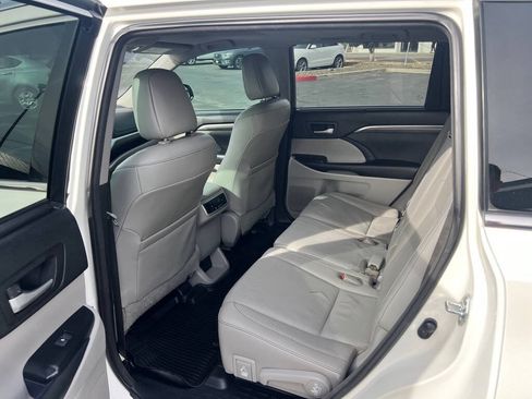 Used 2017 Toyota Highlander Limited AWD/4WD image 14