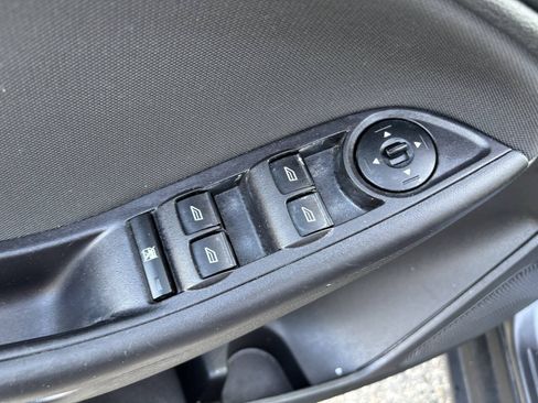Used 2015 Ford Focus SE FWD image 24