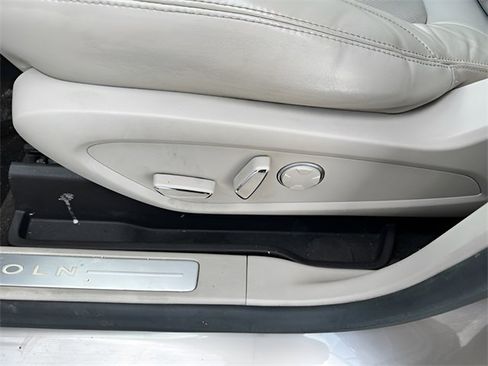 Used 2018 Lincoln MKC Reserve image 21