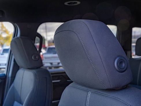 Used 2025 GMC Acadia Elevation image 11