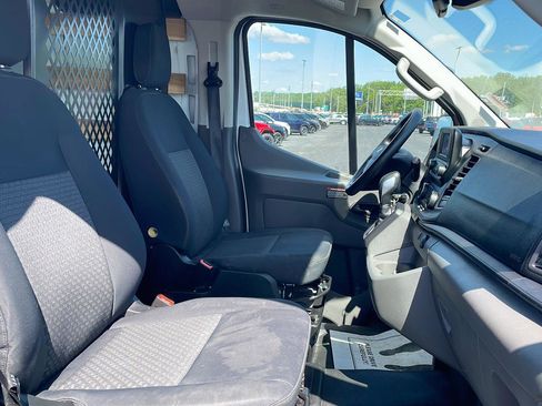 Used 2024 Ford Transit 250 Low Roof AWD w/ Exterior Upgrade Package image 24