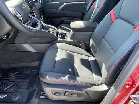 New 2026 Chevrolet Colorado Z71 w/ Technology Package AWD/4WD image 12