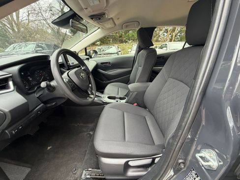 Used 2025 Toyota Corolla LE image 24