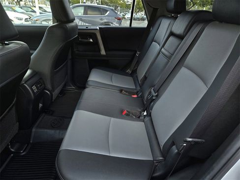 Used 2021 Toyota 4Runner SR5 Premium image 12