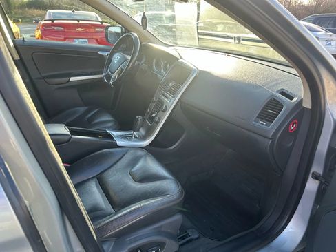 Used 2011 Volvo XC60 T6 image 15