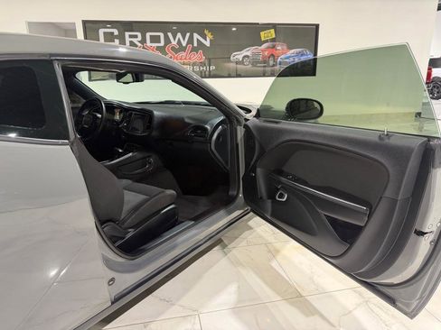 Used 2018 Dodge Challenger SXT w/ Blacktop Package image 14