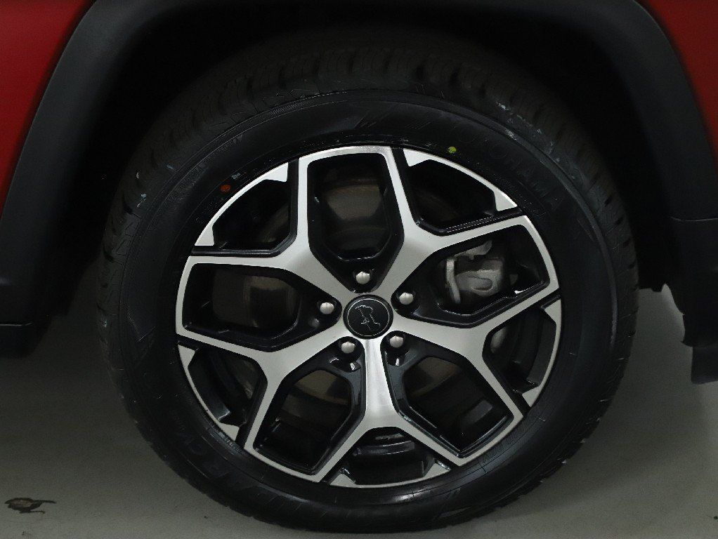 Used 2025 Jeep Compass Limited AWD/4WD image 10