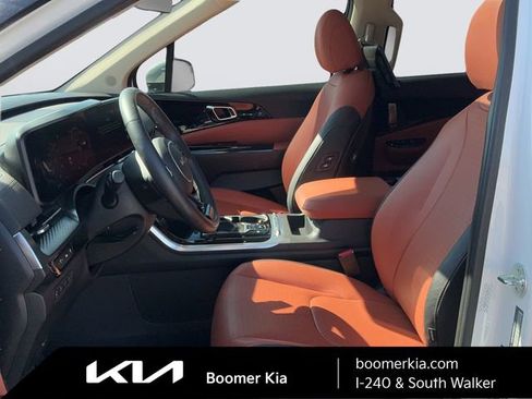 Used 2024 Kia Carnival SX Prestige image 18