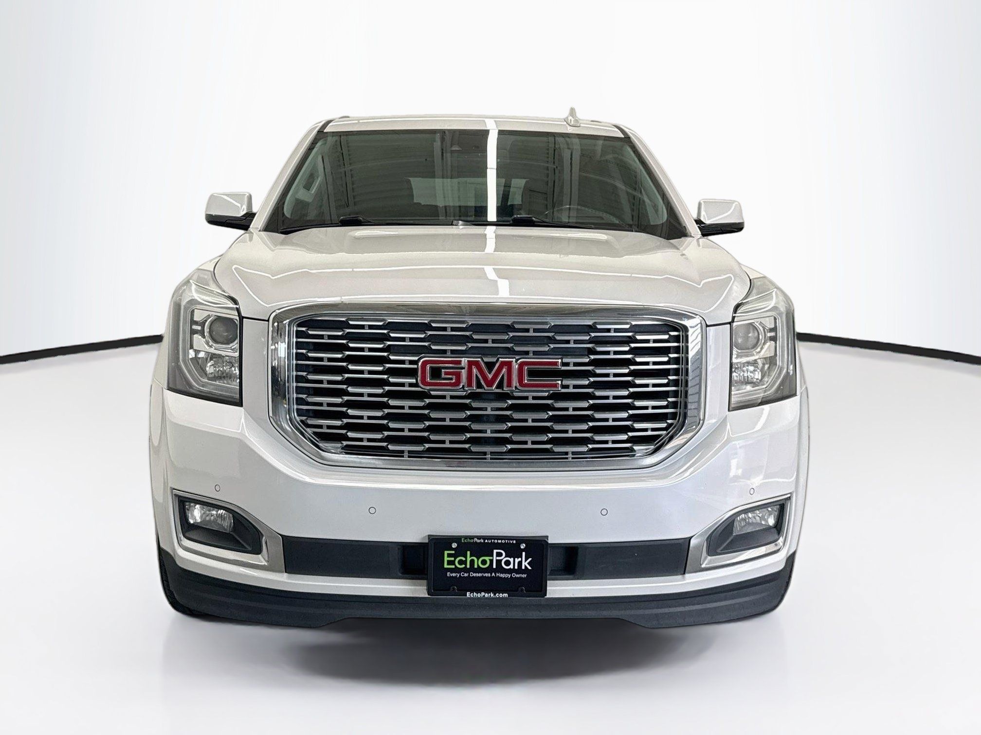 Used 2020 GMC Yukon Denali w/ Denali Premium Package RWD image 2