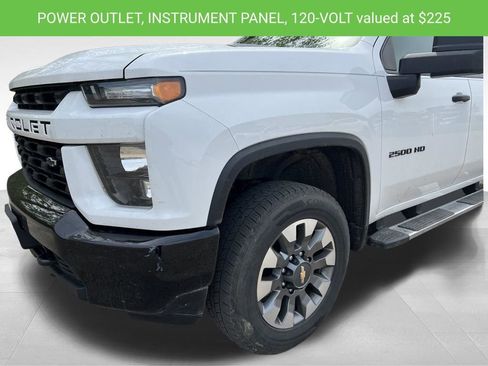 Used 2022 Chevrolet Silverado 2500 Custom w/ Custom Convenience Package AWD/4WD image 9